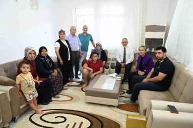 Aysali Teyze Ve Ailesi 110 Gram Altini Hastane Ek Hizmet Binasi Için Bagisladi