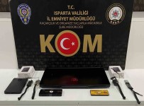 Isparta'da YKS'ye Elektronik Düzenekle Giren 2 Sahistan 1'I Tutuklandi