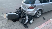 Karaman'da Park Halindeki Otomobile Çarpan Motosiklet Parçalandi Açiklamasi 1 Yarali Haberi