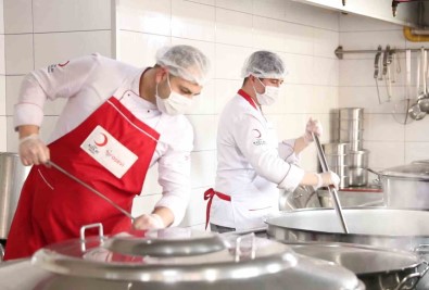 Türk Kizilay 156 Yasinda