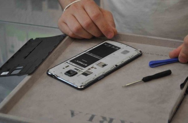 Sıcaklarda telefonunuza dikkat edin! Uzmanından 'şarj' tavsiyesi