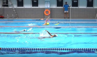 Minik Yüzücüler Gaziosmanpasa Yüzme Senligi'nde Bulustu