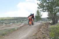 Sorgun'da Düzenlenen Motosiklet Yarislari Nefes Kesti Haberi