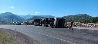 Tunceli'de, Hayvan Yüklü Tir Devrildi Açiklamasi 3 Yarali