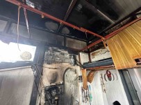 Yalova'da Çati Katinda Çikan Yangini Itfaiye Söndürdü Haberi