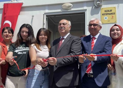 Adana'da Konteyner Kentte Kizilay Kütüphane Açti