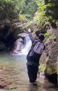 Balik Için Gittigi Derede Ayi Ile Karsilasti