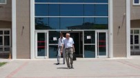 Burdur'da Yasli Adami Öldürüp Karisini Yaralayan Zanlinin Yargilandigi Davada Karar Çikmadi Haberi
