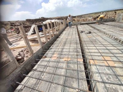 Çinar'a Bagli Kirsal Mahallelerin 55 Kilometrelik Yolunda Çalisma Sürüyor