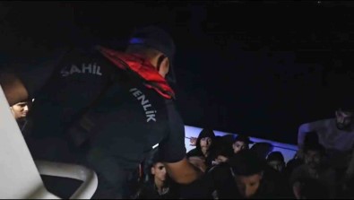 Datça'da 25 Düzensiz Göçmen Kurtarildi