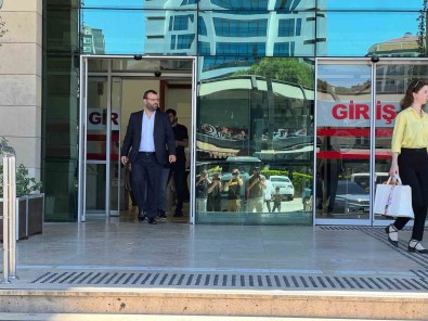 Ogün Samast Istanbul'da Görülen Durusmaya Katilmak Üzere Geldigi Trabzon Adliyesi'nden Ayrildi