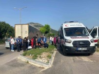 Yayaya Yol Vermek Için Yavaslayan Tira Pesinden Gelen Otomobil Çarpti Açiklamasi 1 Yarali