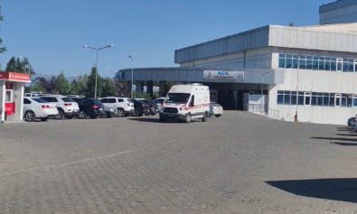 Bingöl'de Havuza Düsen Çocuk Hayatini Kaybetti