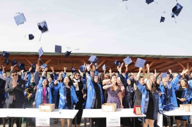 Emet'te Mezuniyet Sevinci