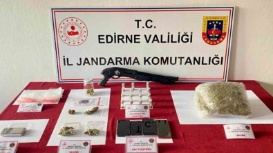 Jandarma Ekipleri Uyusturucu Tacirlerine Göz Açtirmadi