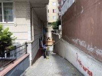 Küçükçekmece'de Balkondan Düsen 1.5 Yasindaki Minik Kiz Agir Yaralandi