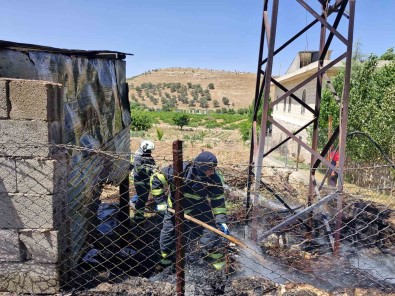 Mardin'de Evin Bahçesinde Çikan Yangin Korkuttu