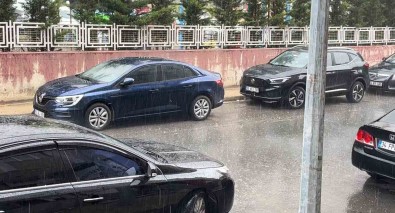 Findik Büyüklügüne Dolu Yagdi, Vatandaslar Hazirliksiz Yakalandi