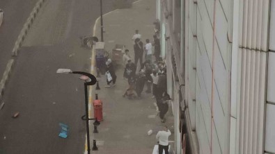 Karabük'te Firtina Tabelalari Yerinden Söktü, Vatandaslar Siginacak Yer Aradi