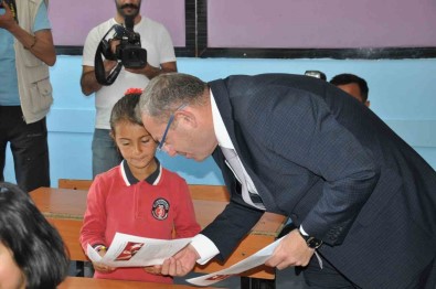 Kars'ta 57 Bin Ögrenci Tatile Girdi