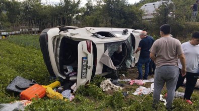 Bayram Tatili Için Yola Çikmislardi, Kontrolden Çikan Cip Tarlaya Uçtu Açiklamasi 5 Yarali