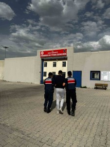 Cinsel Istismar Suçundan 5 Yil 10 Ay Hapis Cezasiyla Aranan Sahsi Jandarma Yakaladi