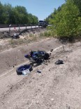 Hafif Ticari Araç Ile Motosiklet Çarpisti Açiklamasi 2 Ölü, 2 Yarali Haberi