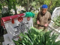 Sehit Babalari Çocuklarinin Kabirleri Basinda Hüznü Ve Gururu Bir Arada Yasadi Haberi