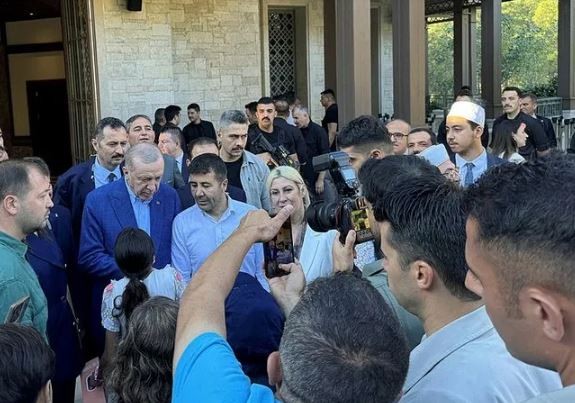 Başkan Erdoğan, bayram namazını Marmaris'te Okluk Millet Camisi'nde kıldı