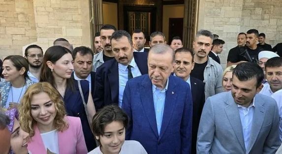 Başkan Erdoğan, bayram namazını Marmaris'te Okluk Millet Camisi'nde kıldı