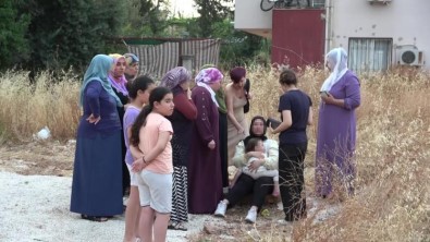 Ambulansta Dahi Çocugunu Kucagindan Indirmedi