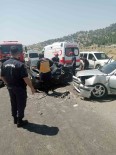 Kahramanmaras'ta Otomobiller Çarpisti Açiklamasi 5 Yarali