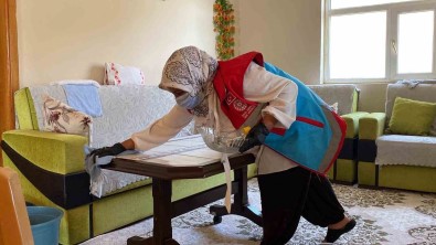 'Vefa' Ekibi Yasli Ve Hastalarin Yardimina Kosuyor