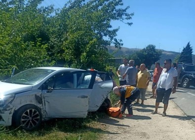 Balikesir'de Trafik Kazasi Açiklamasi 2 Yarali
