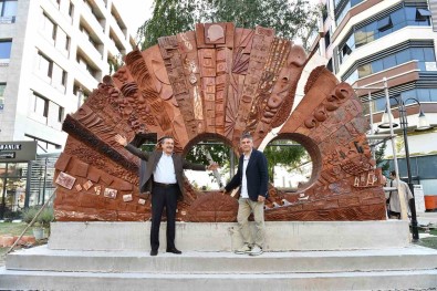 Eskisehir'de 100'Üncü Yil Anisina Yapilmis Ilk Ve Tek Anit Açiklamasi Sonsuz Cumhuriyet Aniti