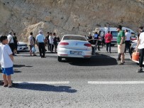 Iki Aracin Çarpistigi Kazada AK Parti Belde Baskani Hayatini Kaybetti