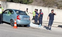 Sinop'ta Tünel Girisinde Kaza Açiklamasi 1 Ölü, 2 Yarali