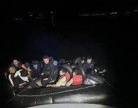 Ayvacik Açiklarinda 14 Kaçak Göçmen Yakalandi
