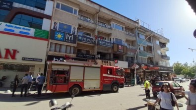 Nargile Salonunda Çikan Yangin Korkuttu