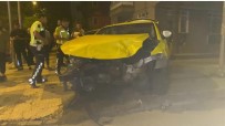 Ticari Taksi Ile Otomobil Çarpisti Açiklamasi 3 Yarali Haberi