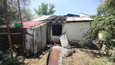 Yasli Kadini Yangindan Komsusu Kurtardi