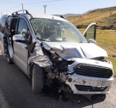 Muradiye'de Trafik Kazasi Açiklamasi 11 Yarali