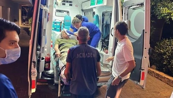 Bodrum'da olaylı gece Vedat Aşçı Kaya Sabancı'ya dayak attırdı ambulansın girmesine izin vermedi! Kavgayı o hareket ateşledi