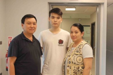 Böbrek Yetmezligi Hastasiydi, Annesinden Nakledilen Böbrekle Yeni Bir Hayata Basladi