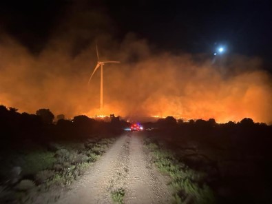 Izmir Ve Manisa'da 165 Yangina Müdahale Edildi
