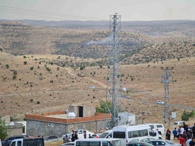Yildirim Düsmesi Sonucu Çikan Yangina Müdahale Devam Ediyor