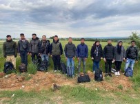 Edirne'de Bir Ayda 807 Düzensiz Göçmen Ve 16 Organizatör Yakalandi