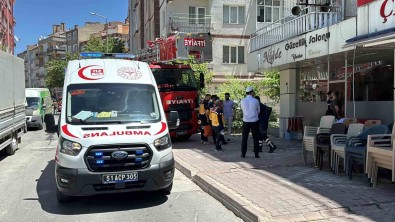 Nigde'de Bir Evde Çikan Yangin Panige Neden Oldu