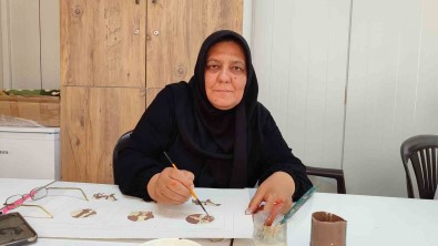 Okulu Birakan Oglunu Motive Etmek Için 5 Çocuklu Anne Üniversite Okumaya Basladi