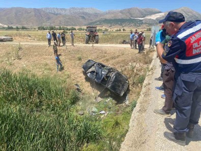 Otomobil Sarampole Yuvarlandi Açiklamasi 1 Ölü